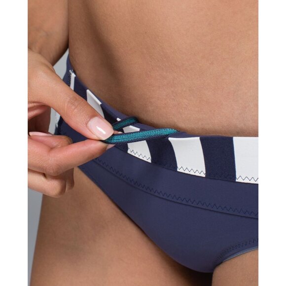 Lululemon shanti surf hipster navy blue Bikini Swim Bottom Striped 4 (size bar) - Picture 7 of 8